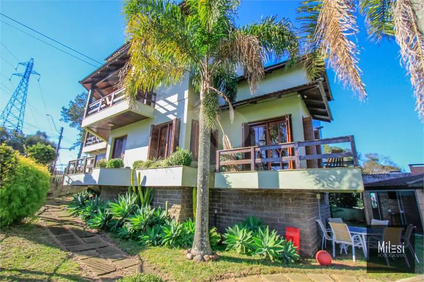 Foto 1 de Casa com 4 Quartos para venda ou aluguel, 600m² em Santa Catarina, Caxias do Sul