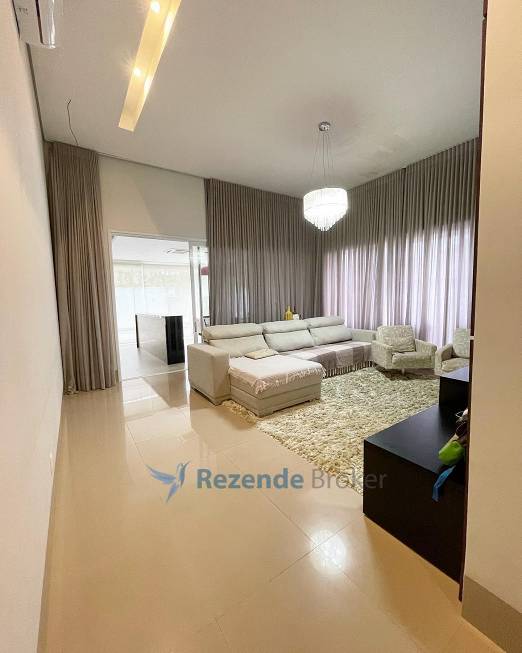 Foto 3 de Casa de Condomínio com 4 Quartos à venda, 240m² em Condomínio Residencial Florais dos Lagos , Cuiabá