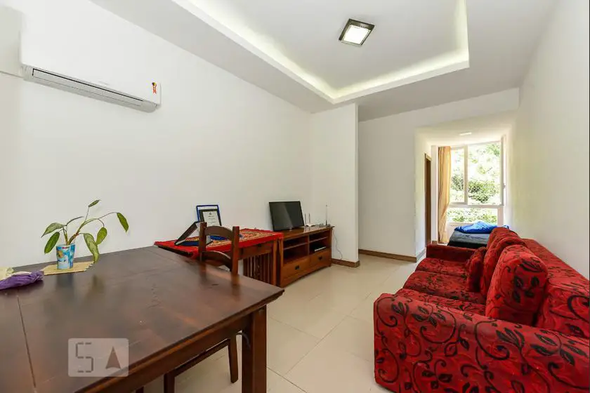 Foto 1 de Apartamento com 2 Quartos para alugar, 64m² em Leme, Rio de Janeiro