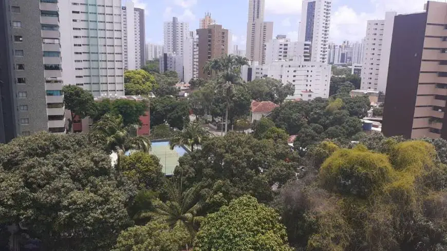 Foto 1 de Apartamento com 4 Quartos à venda, 10m² em Casa Forte, Recife