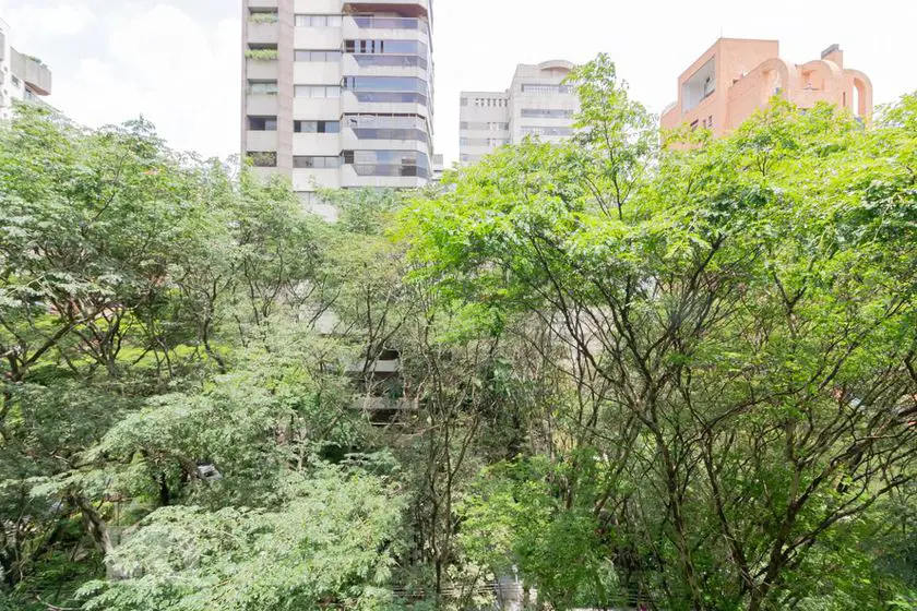 Foto 4 de Apartamento com 4 Quartos para alugar, 185m² em Vila Nova Conceição, São Paulo