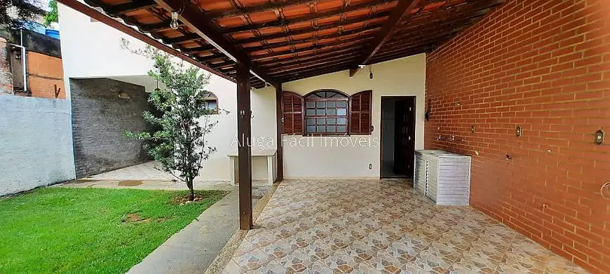 Foto 3 de Casa com 3 Quartos para alugar, 235m² em São Pedro, Juiz de Fora
