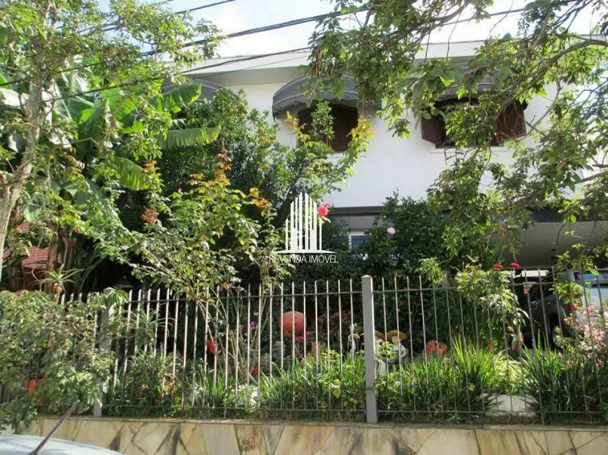 Foto 3 de Casa com 4 Quartos para alugar, 300m² em Jardim Leonor Mendes de Barros 	, São Paulo