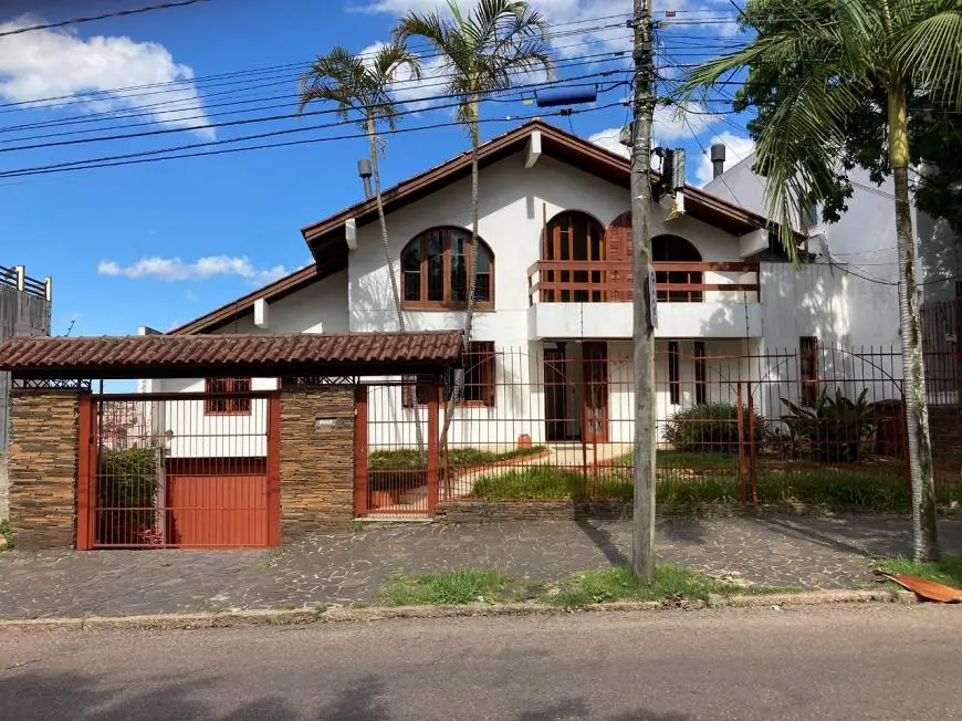 Foto 1 de Casa com 5 Quartos à venda, 366m² em Teresópolis, Porto Alegre