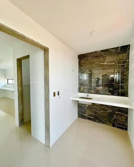 Foto 3 de Apartamento com 5 Quartos à venda, 225m² em Jóquei, Teresina
