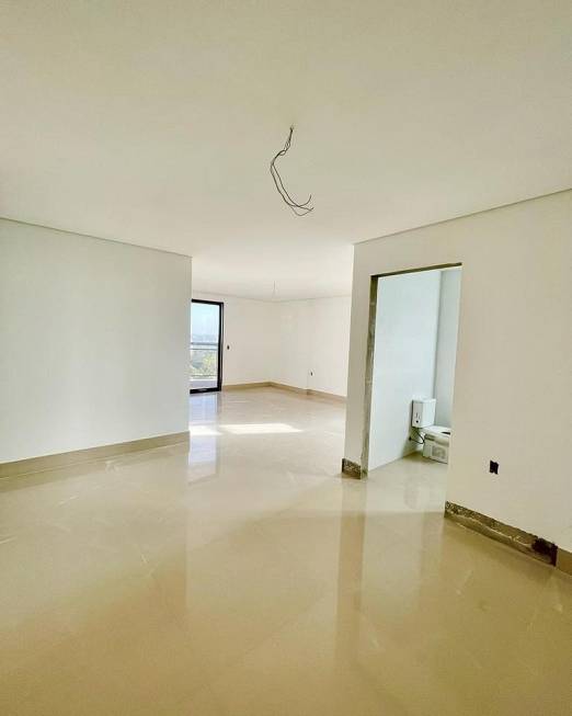 Foto 4 de Apartamento com 5 Quartos à venda, 225m² em Jóquei, Teresina