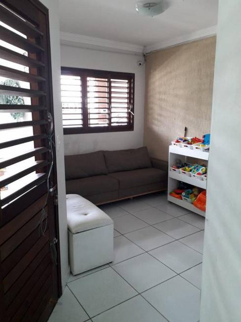 Foto 1 de Casa com 2 Quartos à venda, 100m² em Alecrim, Natal