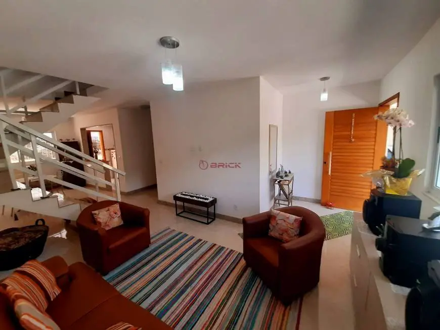Foto 3 de Casa de Condomínio com 4 Quartos à venda, 150m² em Carlos Guinle, Teresópolis