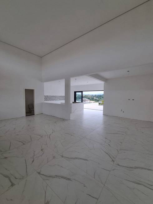Foto 1 de Sobrado com 3 Quartos à venda, 250m² em Centro, Aracoiaba da Serra