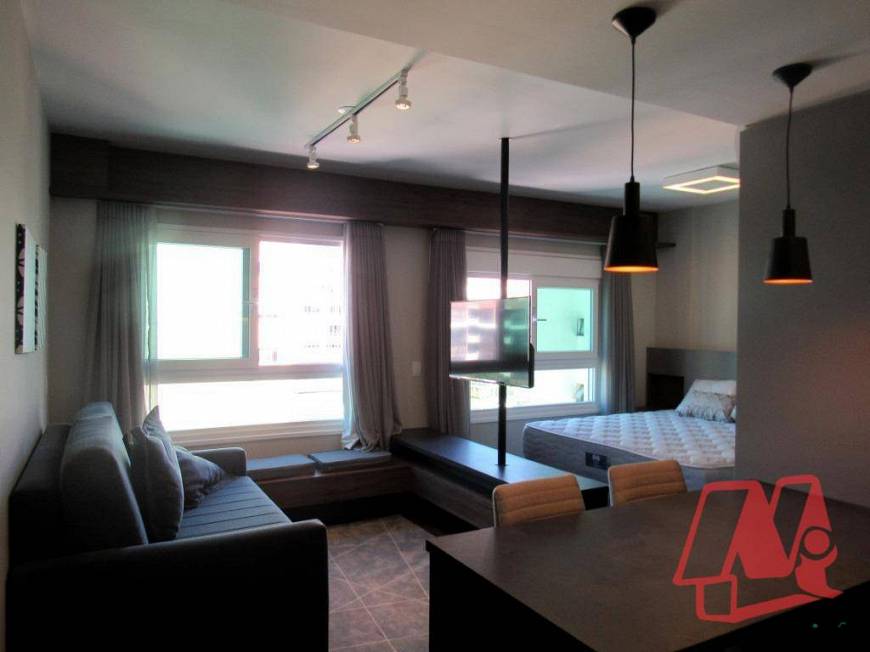 Foto 2 de Apartamento com 1 Quarto para alugar, 33m² em Moinhos de Vento, Porto Alegre