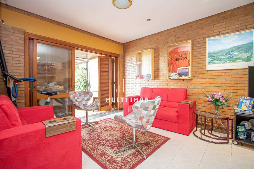 Foto 4 de Casa com 4 Quartos para alugar, 274m² em Medianeira, Porto Alegre
