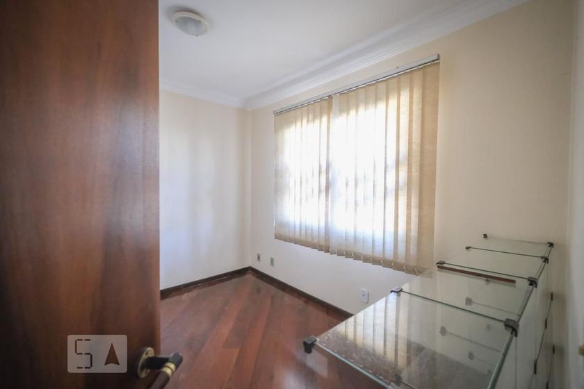 Foto 5 de Casa com 4 Quartos para alugar, 240m² em Novo Mundo, Curitiba