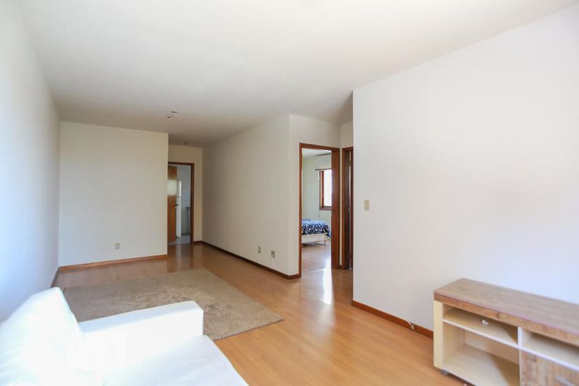 Foto 3 de Apartamento com 2 Quartos para alugar, 91m² em Vila Ipiranga, Porto Alegre