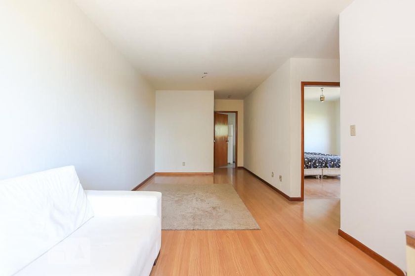 Foto 4 de Apartamento com 2 Quartos para alugar, 91m² em Vila Ipiranga, Porto Alegre