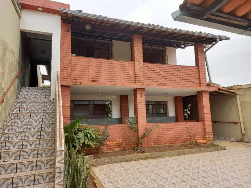 Foto 1 de Casa com 3 Quartos à venda, 274m² em Vila Operaria, Nova Lima