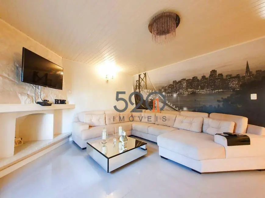 Foto 4 de Sobrado com 3 Quartos à venda, 288m² em Sumare, Alvorada