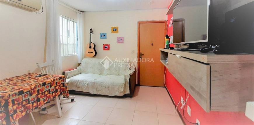 Foto 3 de Apartamento com 2 Quartos à venda, 39m² em Restinga, Porto Alegre