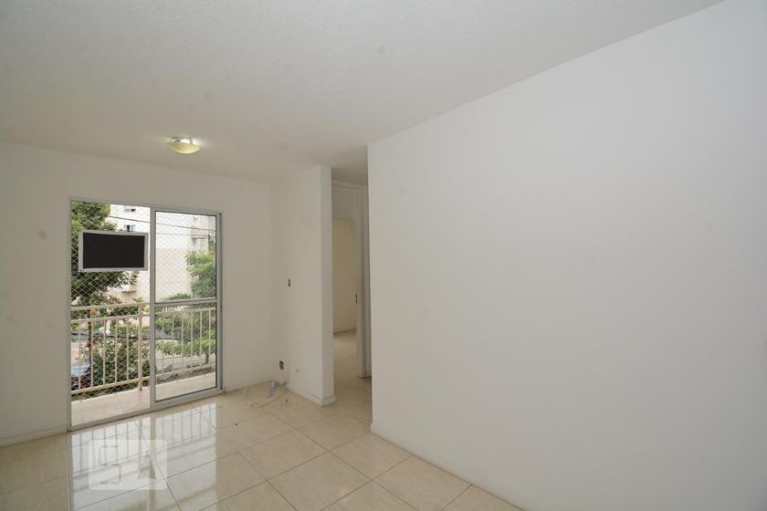 Foto 1 de Apartamento com 3 Quartos para alugar, 50m² em Irajá, Rio de Janeiro