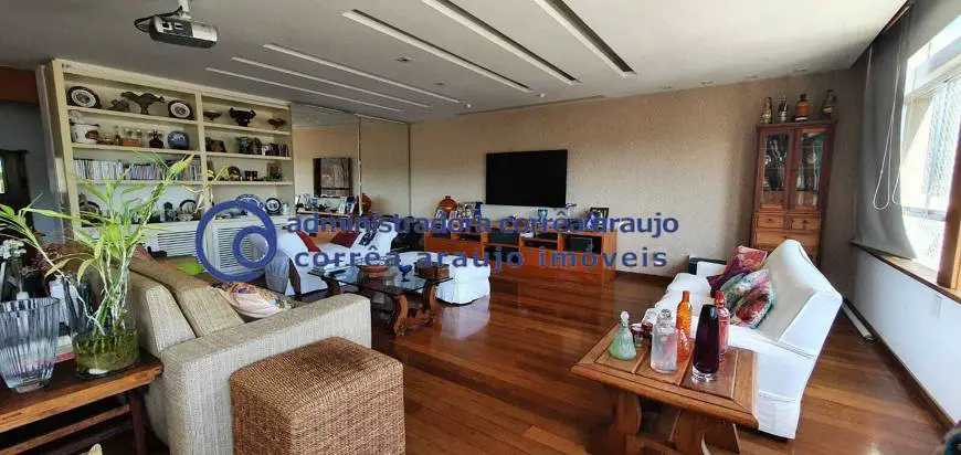 Foto 1 de Apartamento com 4 Quartos para alugar, 240m² em Botafogo, Rio de Janeiro