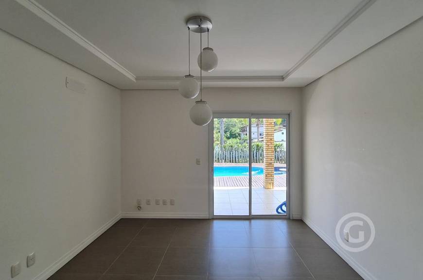 Foto 4 de Casa com 3 Quartos à venda, 363m² em Cacupé, Florianópolis