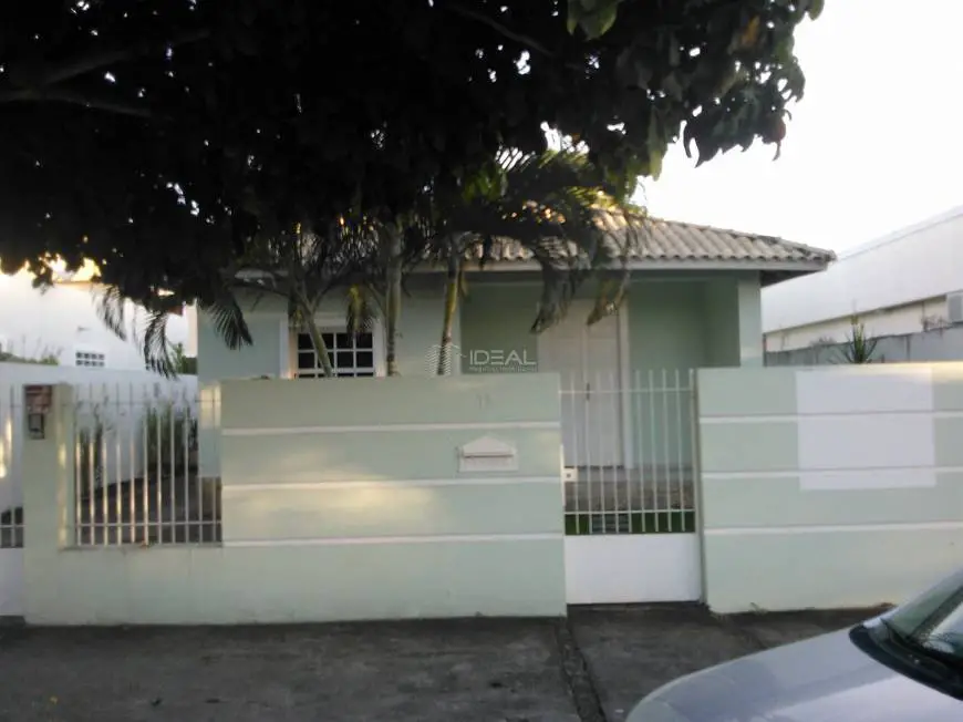 Foto 2 de Casa com 3 Quartos à venda, 100m² em Centro, Campos dos Goytacazes