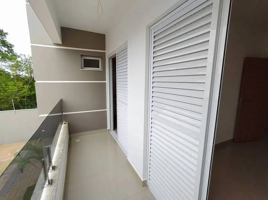 Foto 2 de Casa com 3 Quartos à venda, 160m² em Morada do Ouro, Cuiabá