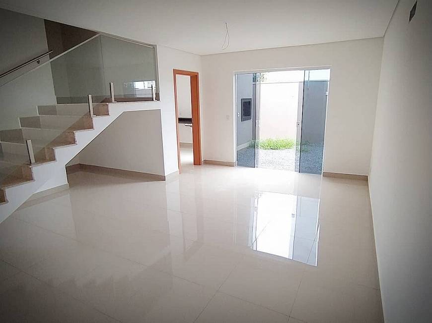 Foto 3 de Casa com 3 Quartos à venda, 160m² em Morada do Ouro, Cuiabá