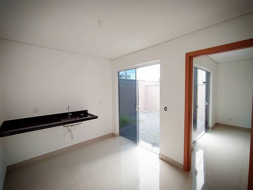 Foto 5 de Casa com 3 Quartos à venda, 160m² em Morada do Ouro, Cuiabá