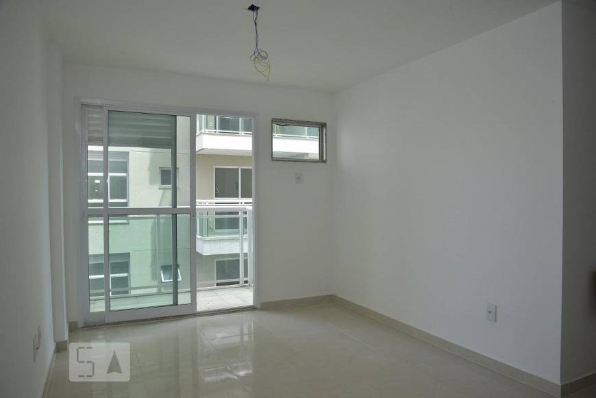 Foto 2 de Apartamento com 1 Quarto para alugar, 36m² em Taquara, Rio de Janeiro