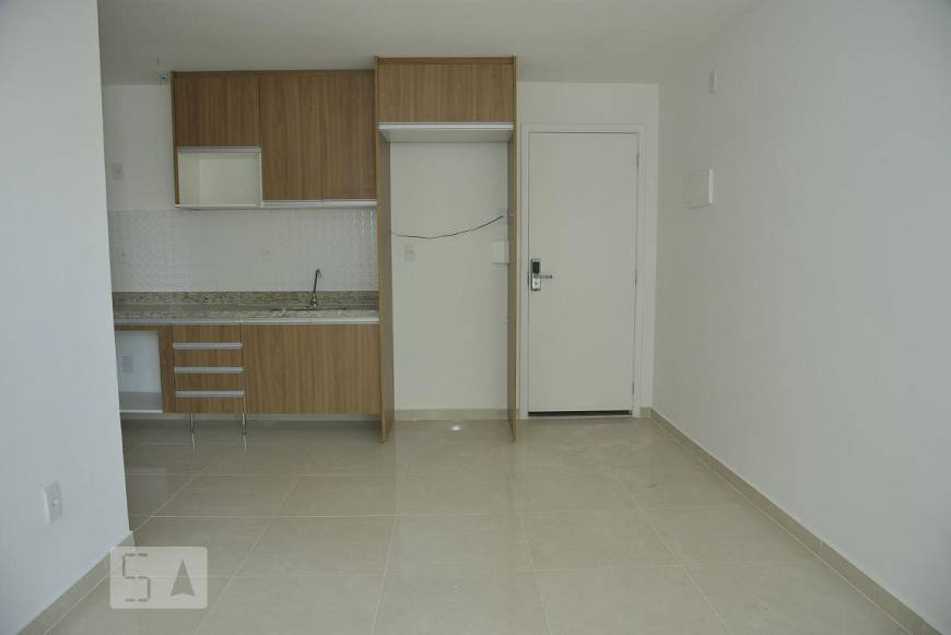 Foto 3 de Apartamento com 1 Quarto para alugar, 36m² em Taquara, Rio de Janeiro