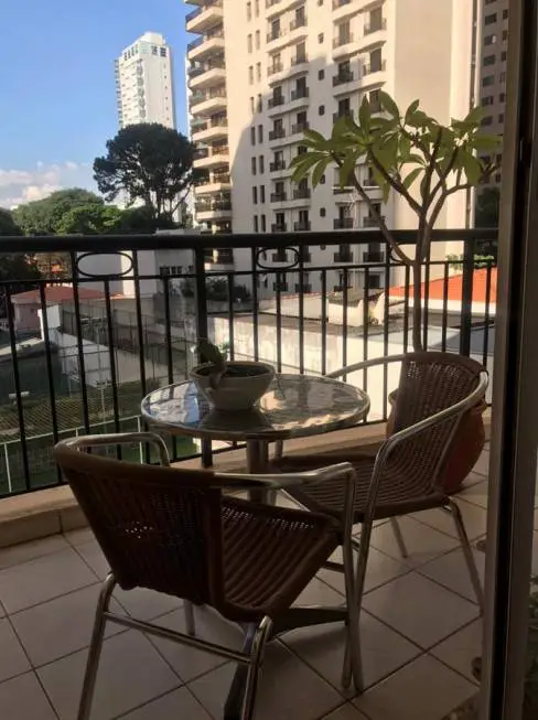 Foto 4 de Apartamento com 2 Quartos para alugar, 73m² em Moema, São Paulo