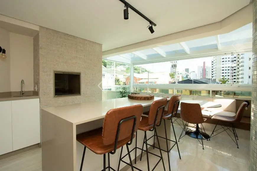 Foto 1 de Apartamento com 3 Quartos à venda, 210m² em Agronômica, Florianópolis