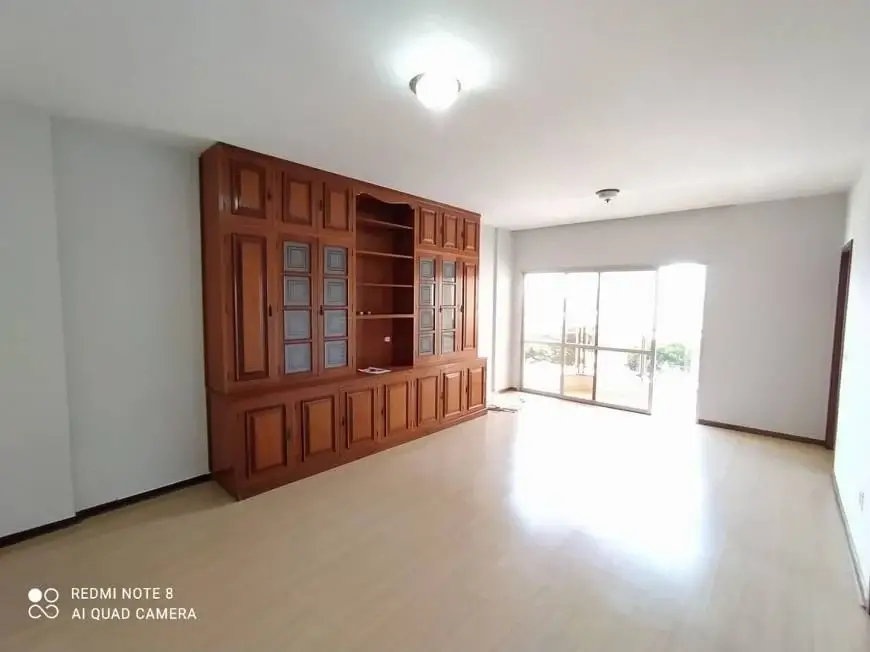Foto 1 de Apartamento com 3 Quartos para alugar, 125m² em Centro, Londrina