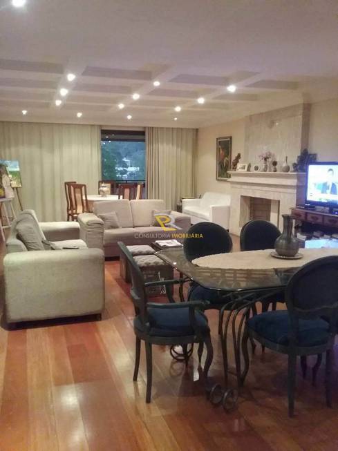 Foto 1 de Apartamento com 4 Quartos à venda, 280m² em Bingen, Petrópolis