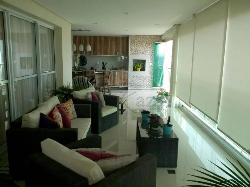 Foto 1 de Apartamento com 4 Quartos para venda ou aluguel, 259m² em Jardim das Colinas, São José dos Campos