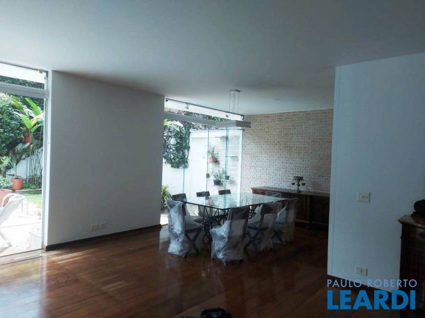 Foto 2 de Casa com 3 Quartos para alugar, 215m² em Butantã, São Paulo