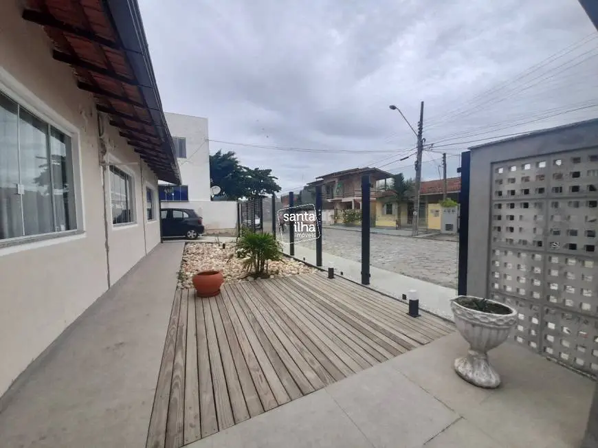 Foto 3 de Casa com 3 Quartos para alugar, 60m² em Carianos, Florianópolis