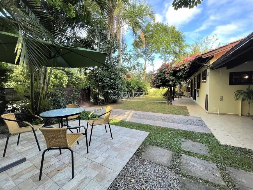 Foto 1 de Casa com 3 Quartos à venda, 210m² em Rio Tavares, Florianópolis