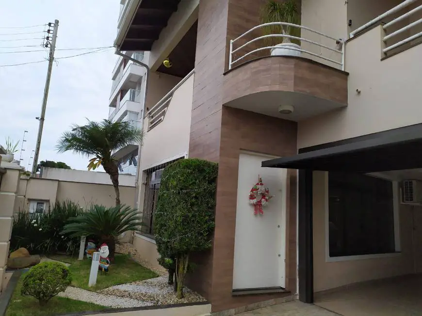 Foto 3 de Casa com 3 Quartos à venda, 335m² em Sao Joao, Itajaí