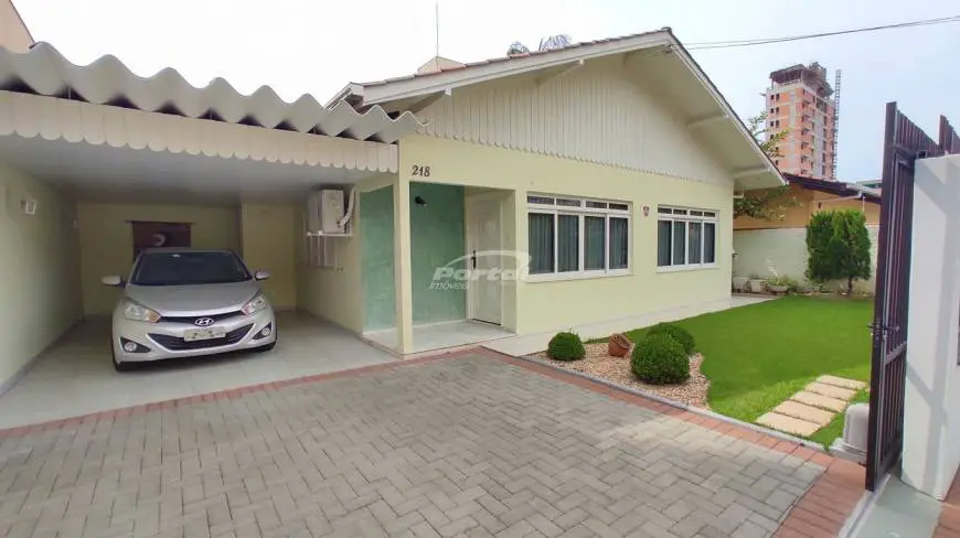 Foto 1 de Casa com 3 Quartos para alugar, 176m² em Vila Nova, Blumenau