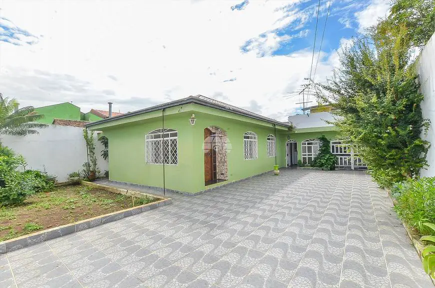 Foto 1 de Casa com 5 Quartos à venda, 210m² em Novo Mundo, Curitiba