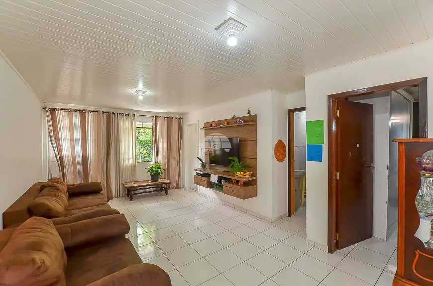 Foto 3 de Casa com 5 Quartos à venda, 210m² em Novo Mundo, Curitiba