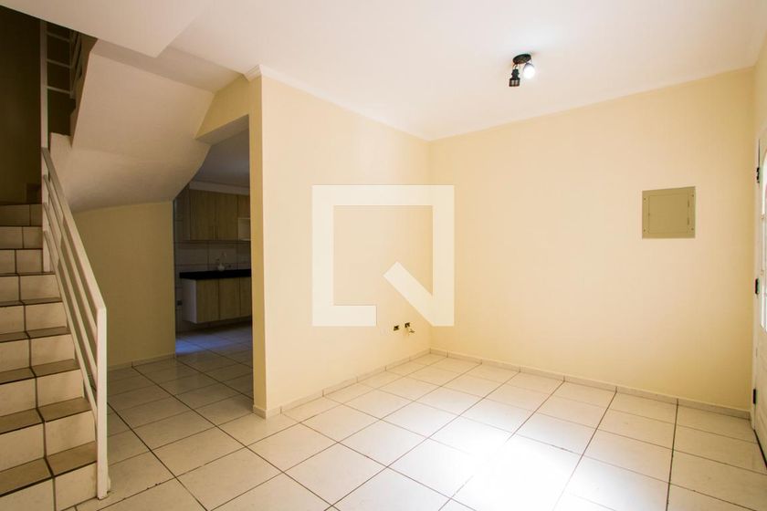 Foto 1 de Casa de Condomínio com 3 Quartos para alugar, 103m² em Parque Bandeirante, Santo André