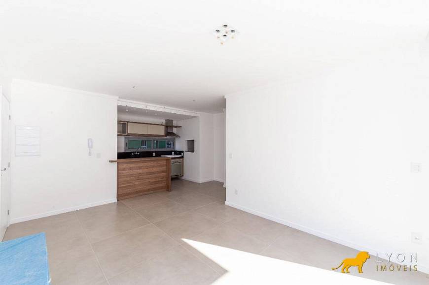 Foto 2 de Apartamento com 2 Quartos para venda ou aluguel, 77m² em Menino Deus, Porto Alegre