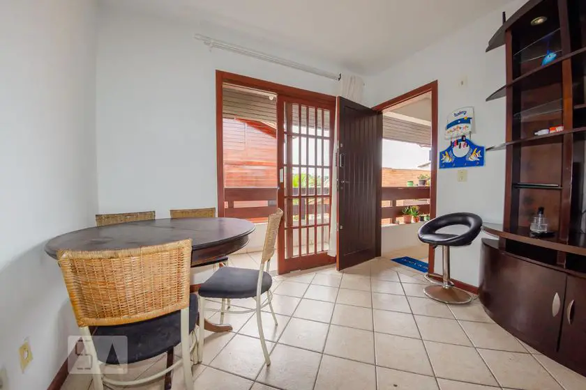 Foto 1 de Apartamento com 3 Quartos para alugar, 69m² em Canasvieiras, Florianópolis
