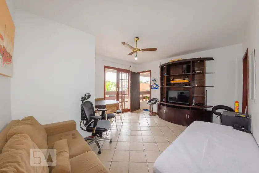 Foto 2 de Apartamento com 3 Quartos para alugar, 69m² em Canasvieiras, Florianópolis