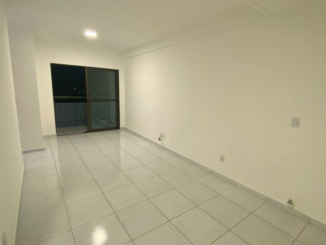 Foto 1 de Apartamento com 3 Quartos para alugar, 64m² em Caxangá, Recife