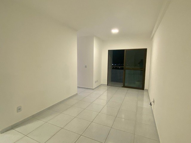 Foto 2 de Apartamento com 3 Quartos para alugar, 64m² em Caxangá, Recife