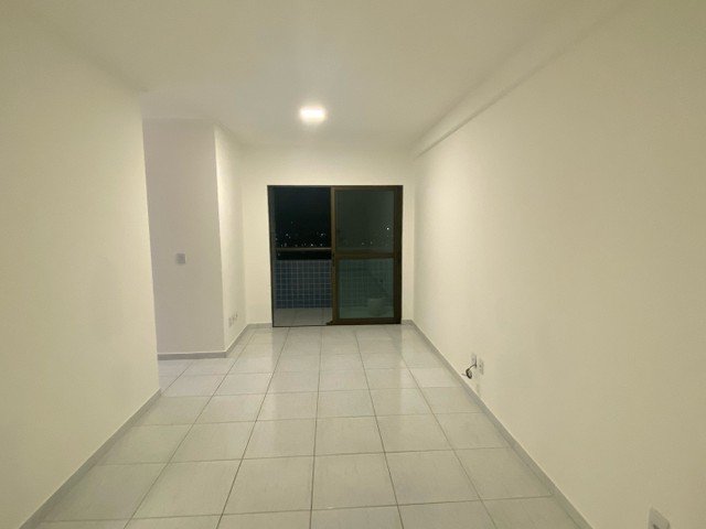 Foto 3 de Apartamento com 3 Quartos para alugar, 64m² em Caxangá, Recife