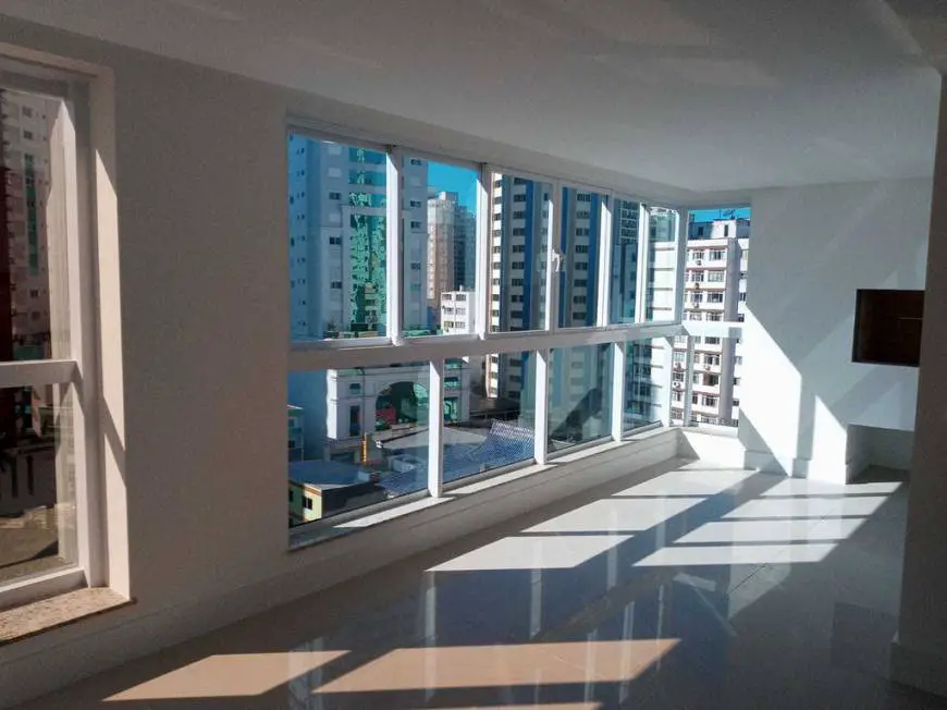 Foto 2 de Apartamento com 3 Quartos à venda, 113m² em Centro, Balneário Camboriú